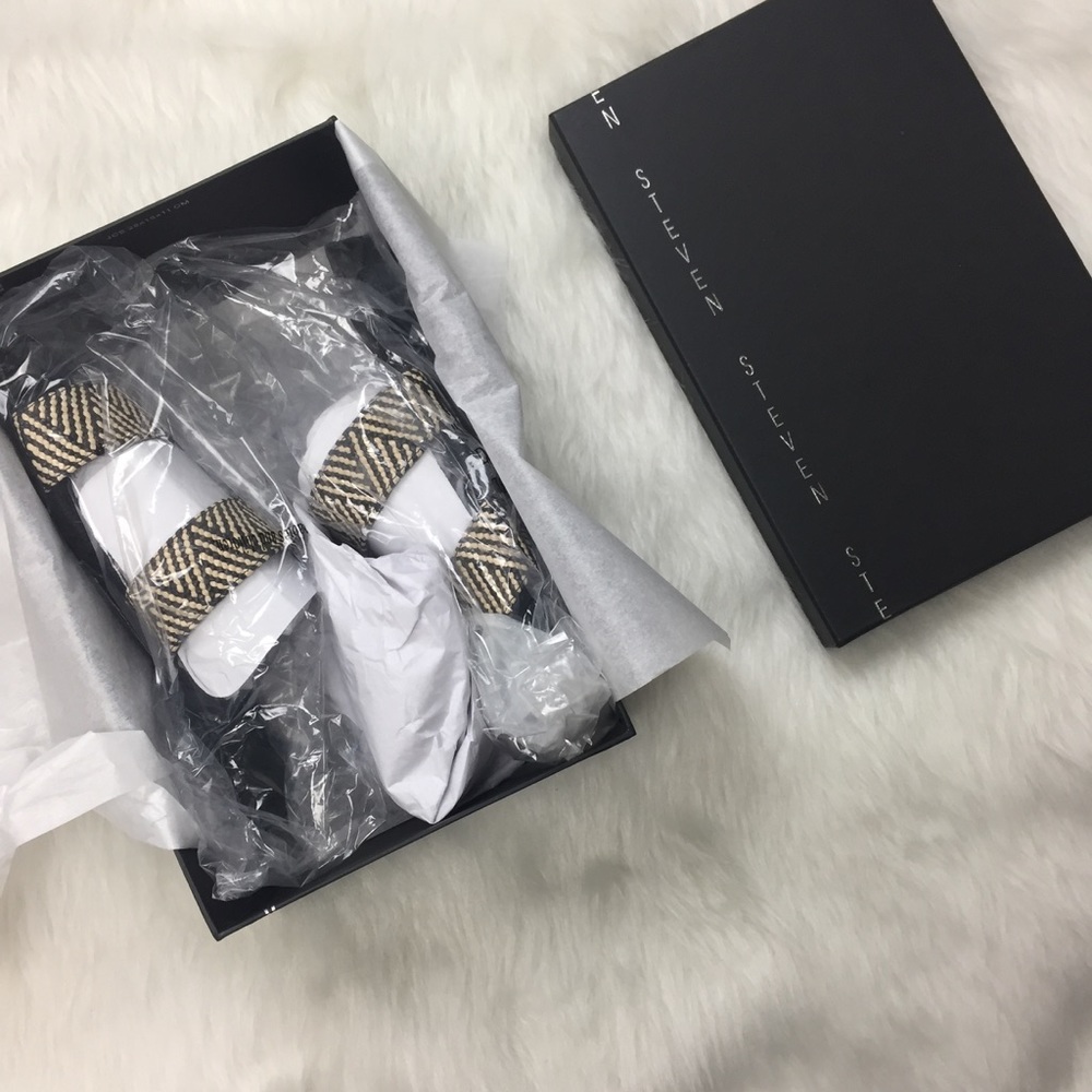๐HP๐ STEVE MADDEN Friendsy Slide Sandal - Picture 7 of 8